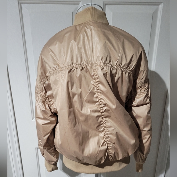 Old Navy N.W.T. M. oversized bomber jacket - Picture 4 of 5